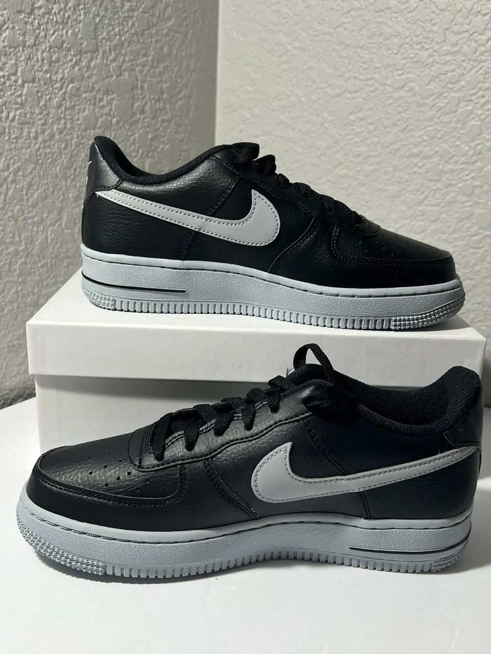 Nike Air Force 1 GS Black Wolf Grey low top sneakers shoes Youth 5.5Y HQ3807-001